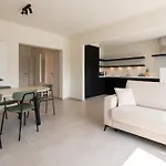 Trendy Seaside 아파트